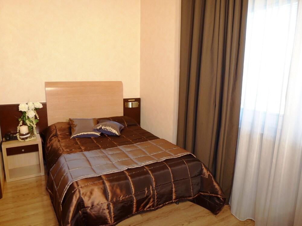 Eh Rome Airport Euro House Fiumicino