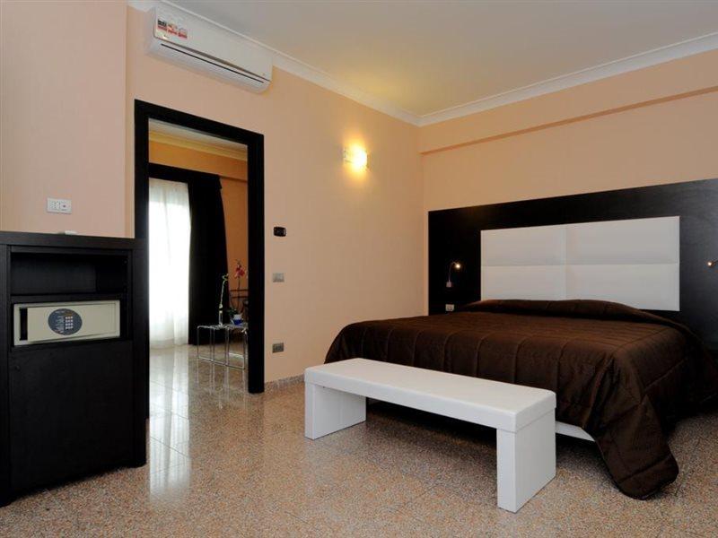 Eh Rome Airport Euro House Hotel 3*